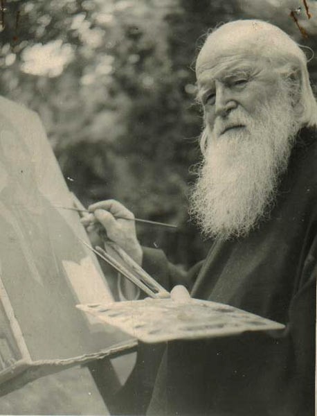Părintele Sofian pictând icoana Mântuitorului