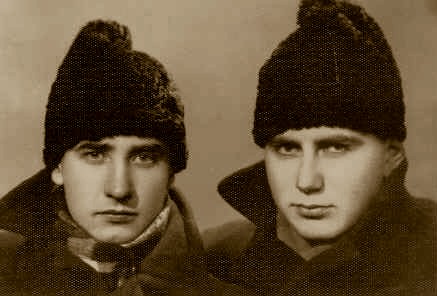 Valeriu și Ovidiu în anul 1940