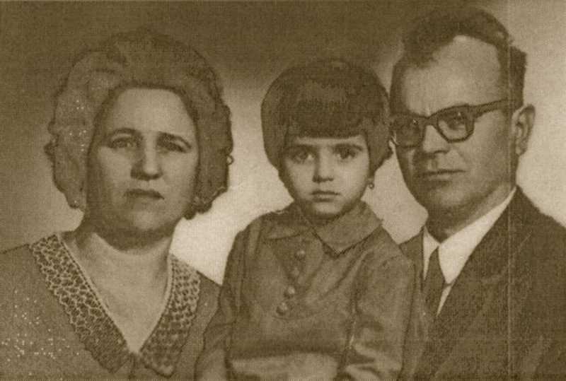 Virgil Maxim împreună cu soția Petruța și fetița lor Tatiana